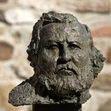Portrait head Carl Vogt by Thomas Duttenhoefer, bronze, green patina, Giessener Köpfe, Altes
