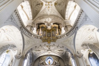 Interior view, St Andrew's Church, Düsseldorf, North Rhine-Westphalia, Rhineland, Germany, Europe