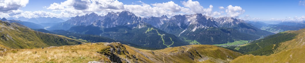 Alpine panorama, Carnic High Trail, view from the Carnic main ridge to the Sesto Dolomites, Carnic
