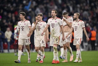 Disappointment after defeat for Thomas Müller FC Bayern Munich FCB (25) Joshua Kimmich FC Bayern