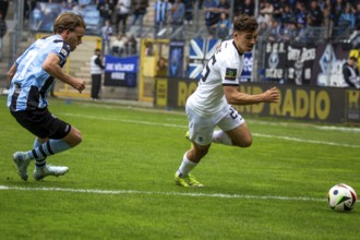 Football 3rd division, season 2024/25, matchday 33: Waldhof Mannheim vs. 1860 Munich***On the ball: