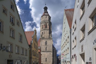 Town houses and the tower of the Gothic St Andrew's Church, Weißenburg, Middle Franconia, Bavaria,