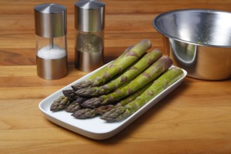South German cuisine, vegetables, vegetarian, preparation of green asparagus with rhubarb