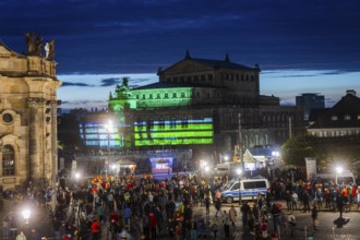 Only concert in Germany in 2024 in front of the Semperoper in Dresden. The legendary techno and