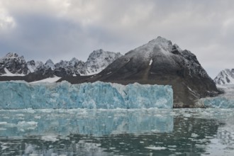 Glacier edge of Monacobreen, Liefdefjord, Woodfjord area, Spitsbergen Island, Svalbard and Jan