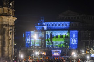 Only concert in Germany in 2024 in front of the Semperoper in Dresden. The legendary techno and