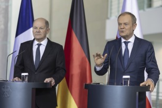 Olaf Scholz (SPD), Federal Chancellor, Donald Tusk, Prime Minister of Poland, at a press conference