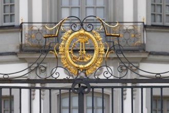 Golden coat of arms on the Falkenlust hunting lodge, Elector and Archbishop Clemens August, west