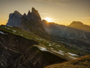 Fermeda Towers, Odle peaks at sunrise, Seceda, Puez-Odle nature park Park, Dolomites, South Tyrol,
