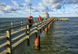 Diving gondola at the Zingst pier, cloudy mood, Zingst, Fischland-Darß-Zingst peninsula,