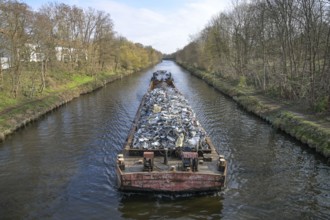 Teltow Canal, cargo ship, Lichterfelde, Steglitz-Zehlendorf, Berlin, Germany, Europe