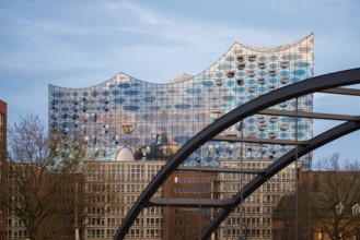 Elbe Philharmonic Hall, architects Herzog & De Meuron, Hafencity, Hamburg, Germany, Europe