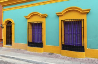Mexico, Mazatlan, Colorful old city streets in historic city center near El Malecon and ocean
