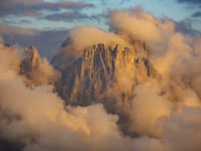 Rose garden group in clouds at evening light, Schlern, Dolomites, South Tyrol, Italy, Europe