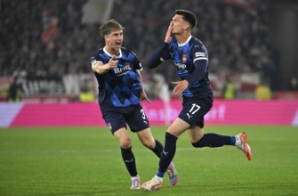 Goal celebration Gesture Gesture Mathias Honsak 1. FC Heidenheim 1846 FCH (17) with Jan Schöppner 1
