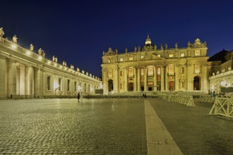 Cathedral, St Peter, St Peter's Basilica, Vatican palaces, St Peter's Square, Vatican at dusk,