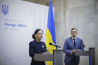 Annalena Bärbock (Alliance 90/The Greens), Federal Foreign Minister, and Dmytro Kuleba, Foreign