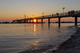 Sunset, silhouettes, pier, Baltic Sea, Wustrow, Darß, Mecklenburg-Vorpommern, Germany, Europe