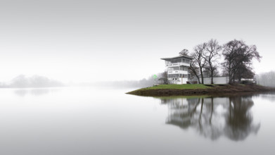 Morning atmosphere on the Elbe with the MBC Elbe-Dessau start and finish house for international