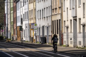 Bochumer Straße in Bochum, residential street in the Mitte district, Bogestra, tram line, Alte