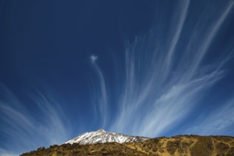 Feather clouds, Pico del Teide, 3718m, Parque Nacional de las Cañadas del Teide, Teide National