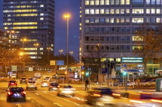 Evening city centre traffic in Essen, large intersection, Bismarck Platz, Hindenburg Strasse, Krupp