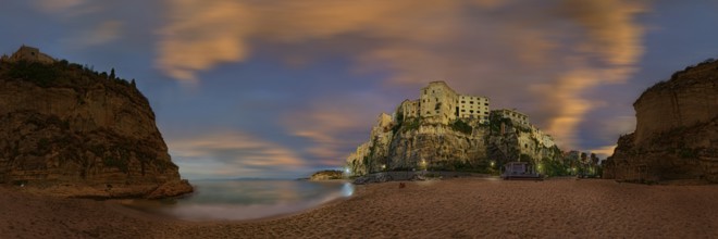360° panorama on the beach Lido Le Roccette Club Tropea with the old town of Tropea perched on