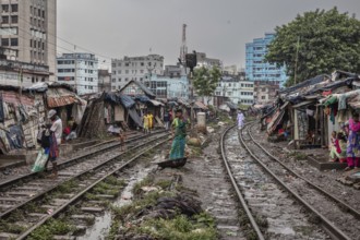Tejgaon Slum Area is built along railway tracks, Tejgaon Slum Area, Dhaka, Bangladesh, Asia