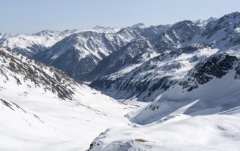 Peaks and mountains in winter, Sellraintal, Stubai Alps, Kühtai, Tyrol, Austria, Europe