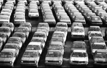 Car dump at the Opel Bochum plant on 3.2.1975, Germany, Europe