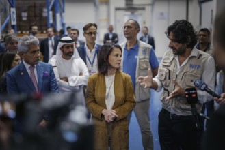 Annalena Baerbock (Buendnis 90 Die Gruenen), Bundesaussenministerin, besucht ein Lager des UN World