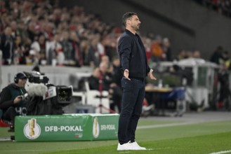 Coach Coach Zsolt Löw RasenBallsport RB Leipzig RBL Gesture Gesture TV camera Semi-final, DFB Cup,