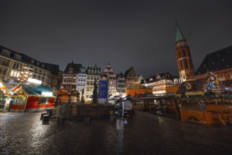 The Christmas market on the Römerberg in Frankfurt am Main is ready. The Christmas market will open