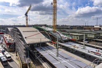 Modernisation of Duisburg Central Station, the platforms of the 13 tracks are being renewed, the