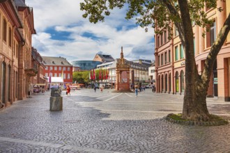St Martin's Cathedral and Renaissance market fountain in Mainz, Rhineland-Palatinate, Germany,