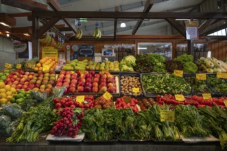 Fruit and vegetables, display, Kleinmarkthalle, covered market hall, Frankfurt am Main, Hesse,