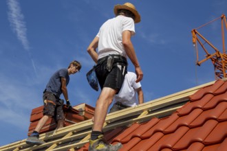 Roofing work, re-roofing of a tiled roof in the Palatinate