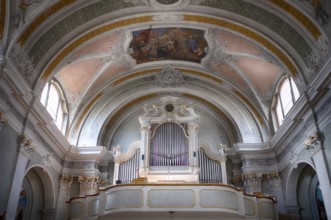 Organ, organ loft, church Basilica Parrocchiale SS. Filippo e Giacomo, Cortina d'Ampezzo, Province