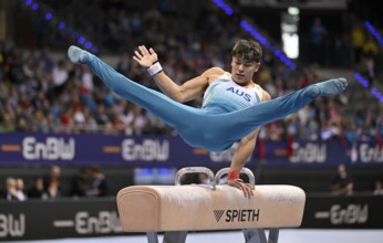 Caedan Mcilhatton AUS pommel horse action gymnastics, EnBW DTB-Pokal, Porsche-Arena, Stuttgart,