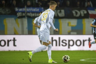 Football 3rd division, season 2024/25, matchday 12: Waldhof Mannheim vs SV Wehen-Wiesbaden.