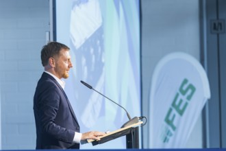 Presentation of the first fuel cell lorry from FES GmbH Fahrzeug-Entwicklung Sachsen. FES GmbH has