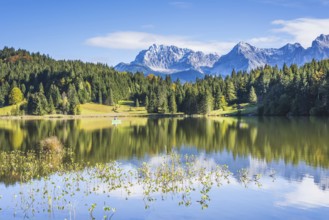 Geroldsee, behind it the Karwendel mountains, Werdenfelser Land, Upper Bavaria, Bavaria, Germany,