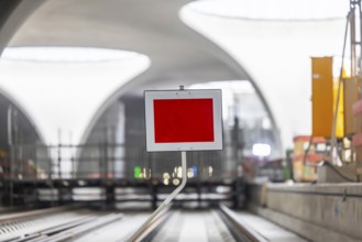Stuttgart 21 construction site: the tracks still end at the new main station. Traffic sign Sh2,