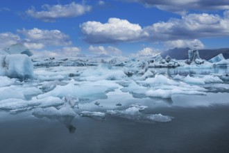 Detail of the frozen Jokursarlon lake among giant ice, iceland