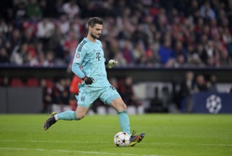 Goalkeeper Sven Ulreich FC Bayern Munich FCB (26) on the ball Allianz Arena, Munich, Bavaria,