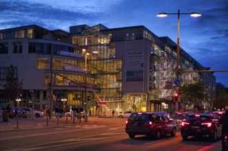Meeting point Rotebühlplatz, VHS, adult education centre, blue hour, twilight, Stuttgart,
