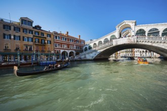 Rialto Bridge with Grand Canal, city trip, holiday, travel, tourism, lagoon city, historical,