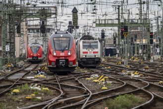 Track system in front of Cologne Central Station, regional trains, long-distance trains, Cologne,