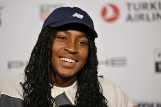 Coco Gauff USA portrait, smiles, press conference, press conference, interview, microphone, mike,