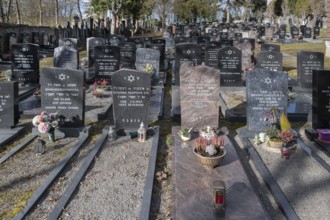 New graves at the Israeli cemetery, inaugurated in 1882, Werner-von Siemens Str. 2, Würzburg, Lower